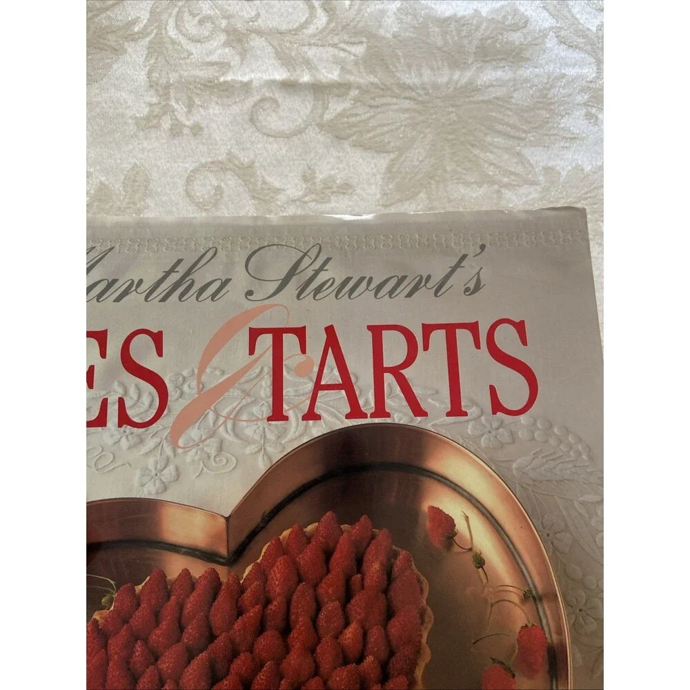 Vintage 1985 Martha Stewart's Pies and Tarts First Edition Hardcover DJ